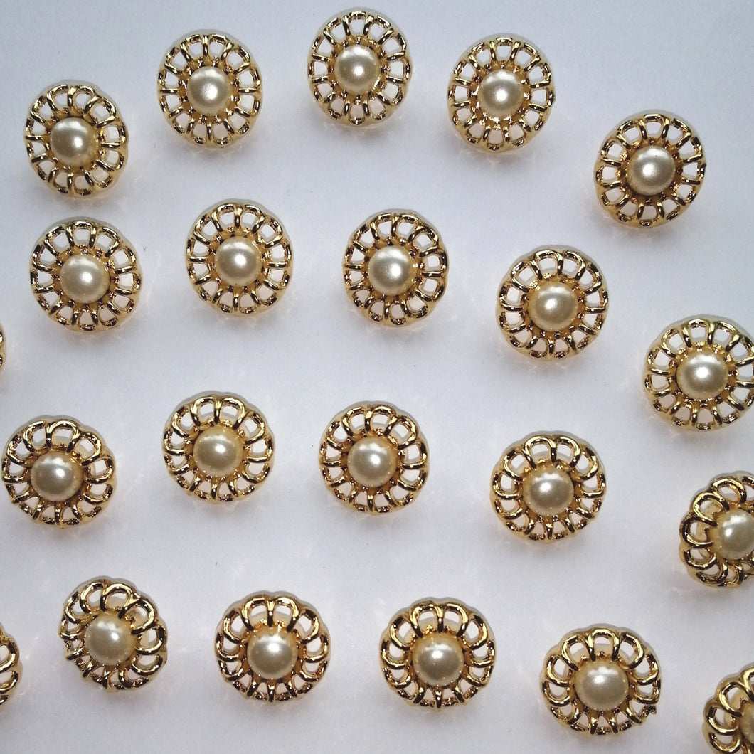 Gold/Pearl effect Round Button - (20mm)